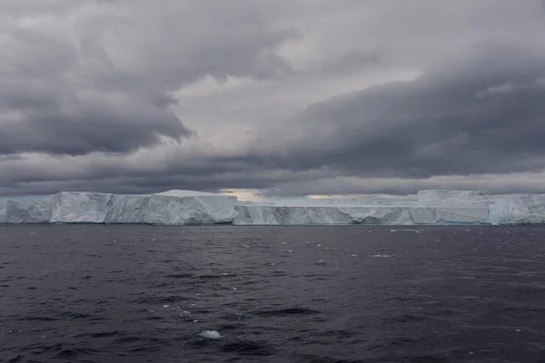 Iceberg Tabular Antártida — Fotografia de Stock