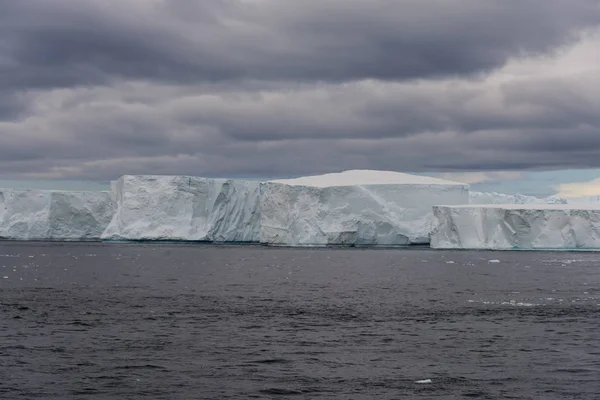 Tabular Iceberg Antarctica — Stock Photo, Image