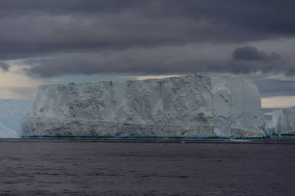 Iceberg Tabular Antártida — Fotografia de Stock