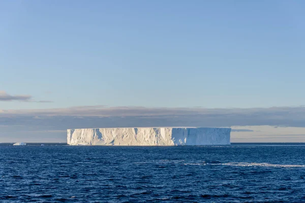 Tabular Iceberg Antarctica — Stock Photo, Image