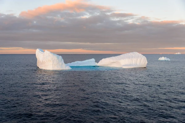 Belo Iceberg Antártida — Fotografia de Stock