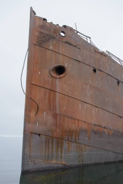 Eski paslı gemi görünümü