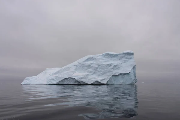 Paisagem Antártica Com Iceberg — Fotografia de Stock