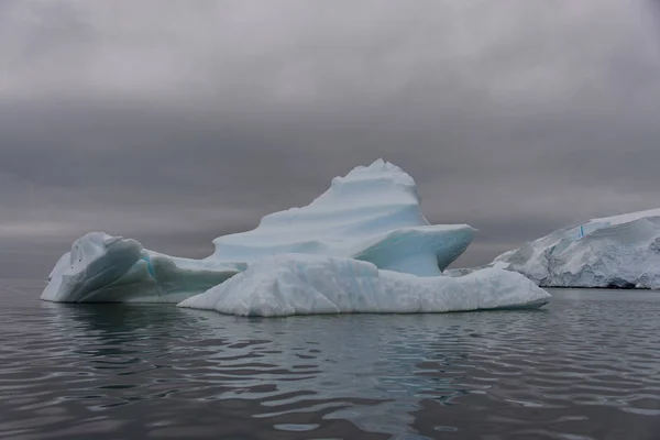 Paysage Antarctique Avec Iceberg — Photo