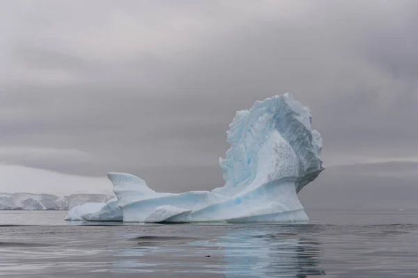 Paesaggio Antartico Con Iceberg — Foto Stock