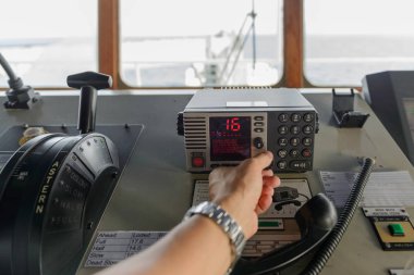 Seyir kontrol paneli ve vhf radyo