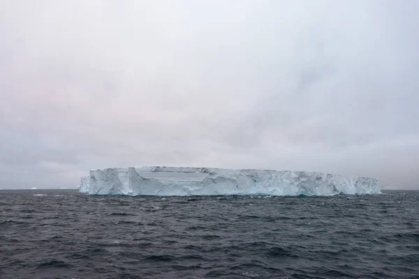 Айсберг Морі Антарктичної — стокове фото