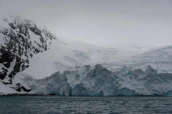 Ледник Морском Пляже — стоковое фото