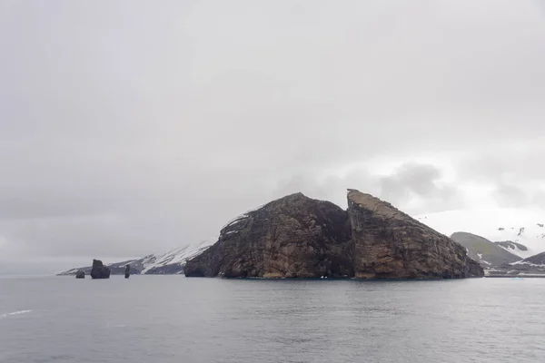 Sziklák Deception Island Antarktisz — Stock Fotó