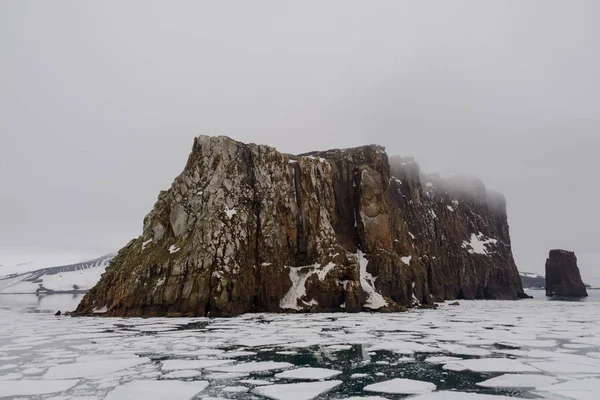 Sziklák Deception Island Antarktisz — Stock Fotó