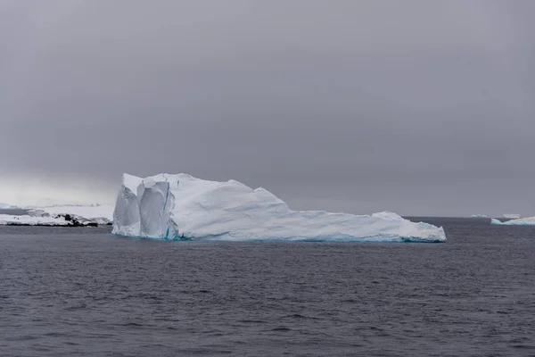 Iceberg Nel Mare Antartico — Foto Stock
