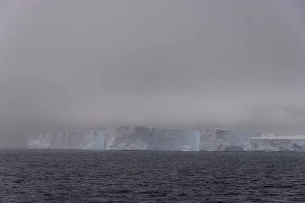 南極海の氷山 — ストック写真