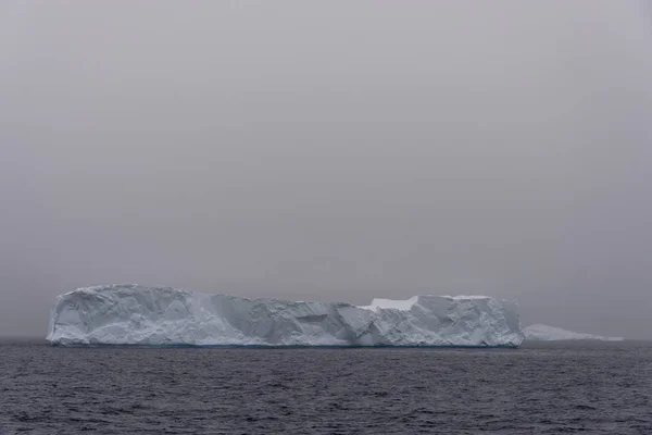 Iceberg Nel Mare Antartico — Foto Stock