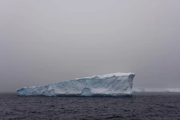 Ijsberg Antarctische Zee — Stockfoto