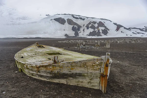 Oude Houten Boot Het Strand Misleiding Eiland Antarctica — Stockfoto
