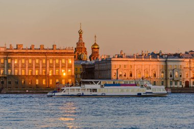 Saint-petersburg gece görünümü