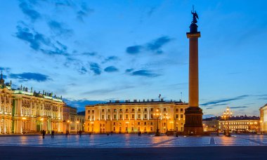 Aydınlatıcı Hermitage Meydanı anıt Sankt Petersburg, Rusya ile