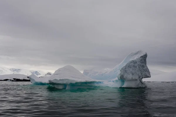 南極海の氷山 — ストック写真