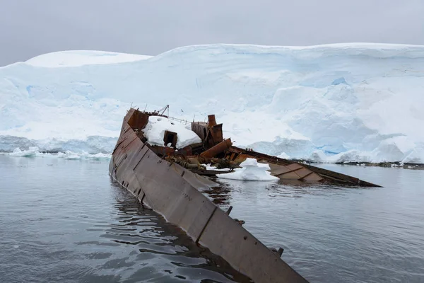 Oude Roestige Schip Weergave — Stockfoto