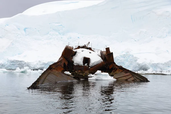 Oude Roestige Schip Weergave — Stockfoto