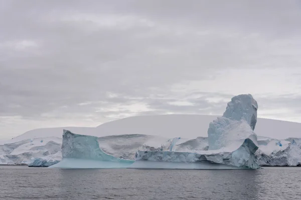 Iceberg Nel Mare Antartico — Foto Stock