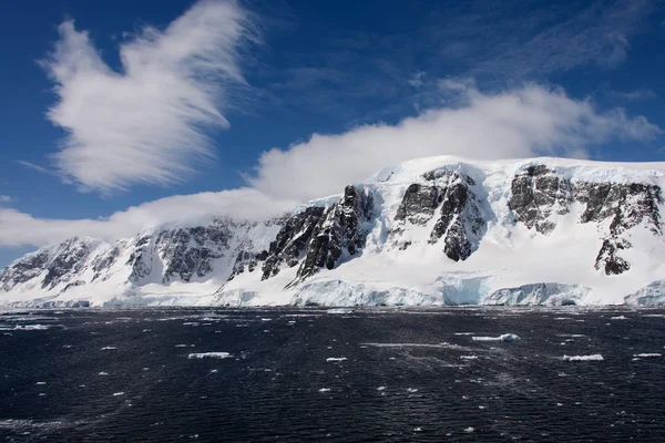 Paysage Antarctique Avec Mer Montagnes — Photo