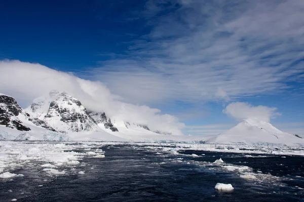 Paysage Antarctique Avec Mer Montagnes — Photo