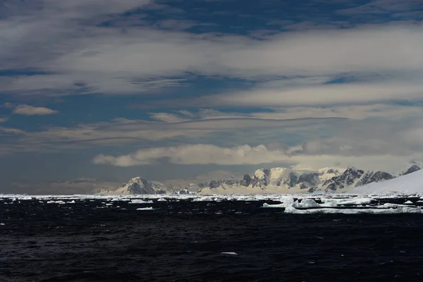 Paysage Antarctique Avec Mer Montagnes — Photo