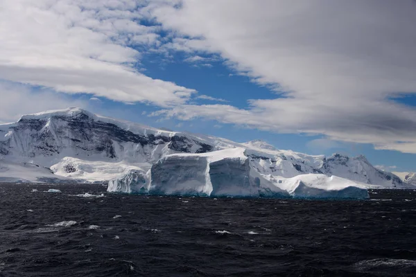 Paisaje Antártico Con Iceberg —  Fotos de Stock