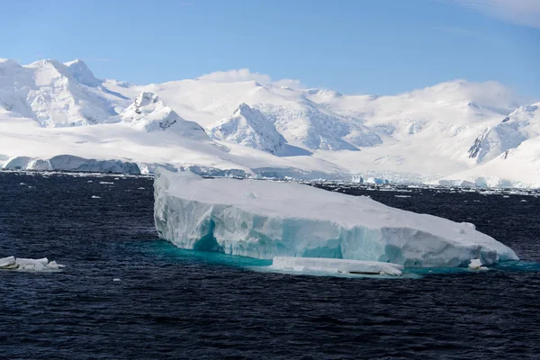 Antarktiska Landskapet Med Isberg — Stockfoto