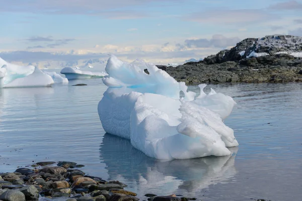 Paesaggio Antartico Con Iceberg — Foto Stock