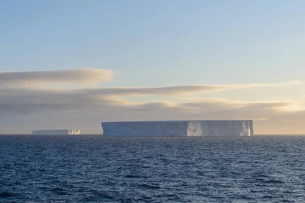 Paisaje Marino Antártico Con Iceberg —  Fotos de Stock