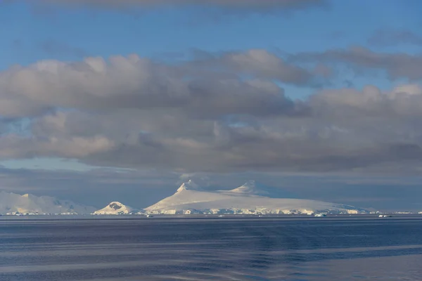 Bella Vista Sul Paesaggio Marino Antartico — Foto Stock