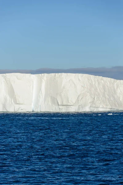 Antarctic Seascape Iceberg — Stock Photo, Image