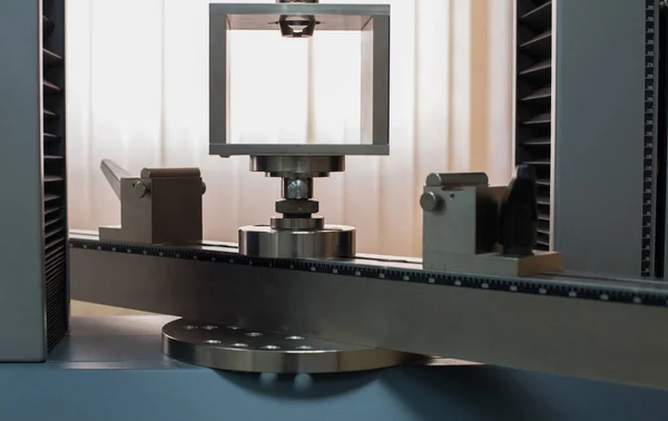 Technische Zugfestigkeitsmaschine Für Physikalische Eigenschaften Von Holzspanplatten — Stockfoto