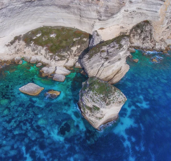 Rocas Gigantes Mar Separan Costa Piedra Caliza Vista Aérea —  Fotos de Stock