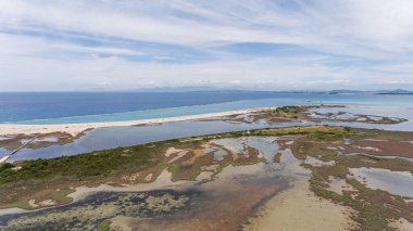 Yunanistan, Levkas yakınlarında bataklık suları. Hava görünümü.
