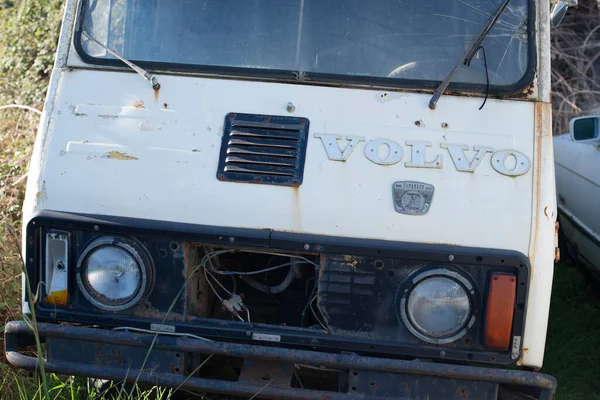 Aktio Preveza Grécia Dezembro 2019 Abandonado Velho Branco Volvo Minivan — Fotografia de Stock