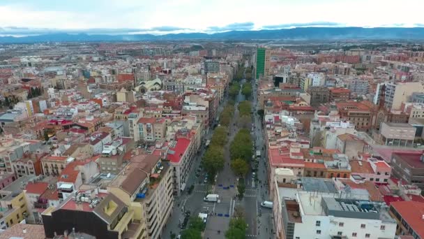 西班牙加泰罗尼亚塔拉戈纳Rambla Nova市中心街道的空中景观 — 图库视频影像