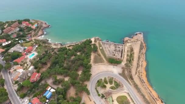 Flygfoto Över Betongväggarna Militärfortet Forti Reina Stranden Tarragona Spanien — Stockvideo