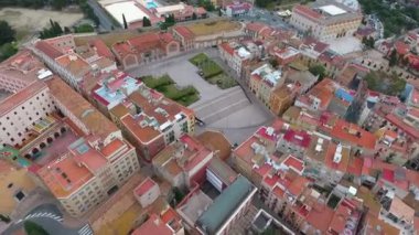 Antika Escorxador ve Tarragona kasabasının hava manzarası, İspanya.