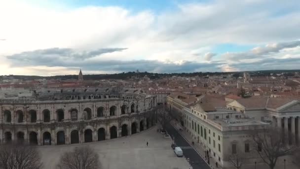 Fransa Nın Nimes Kentindeki Eski Roma Amfitiyatrosunun Üzerinde Uçuyor — Stok video