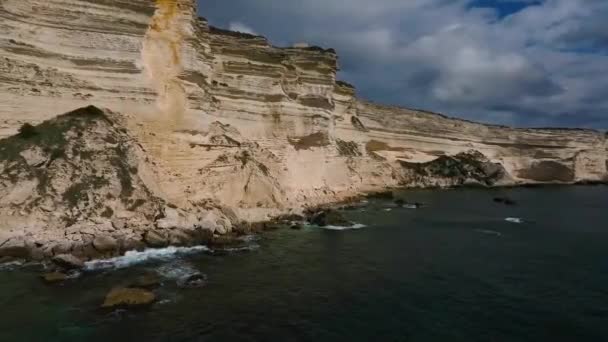 Aereo Drone Filmato Rocce Calcaree Stratificate Dell Isola Corsica — Video Stock