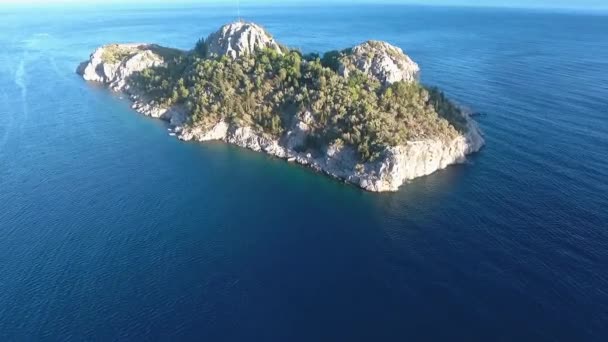 Rotsachtige Eiland Middellandse Zee Beelden Van Drone — Stockvideo