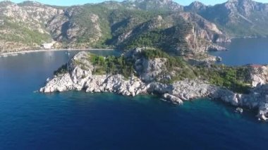 Akdeniz 'deki Rocky Adası. İHA 'dan görüntüler.