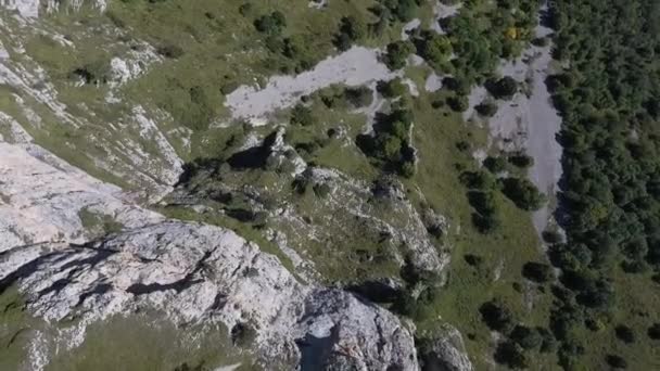 Scogliera Rocciosa Sulle Montagne Del Caucaso Vista Dall Alto — Video Stock