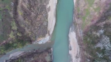 İki nehrin ağzında İHA uçuşu.