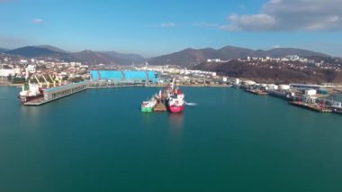 Endüstriyel kıyı şehri Tuapse, Rusya. Hava görünümü.