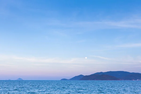 Fullmånen Stiger Över Stranden Nha Trang Vietnam — Stockfoto