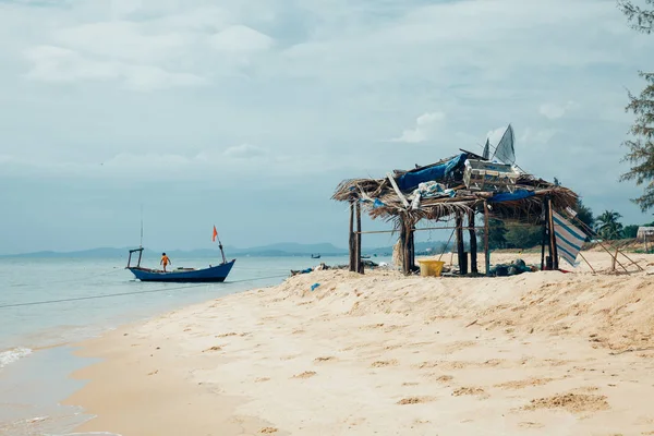 Phu Quoc Vietnam Abril 2014 Niño Local Que Trabaja Barco — Foto de Stock